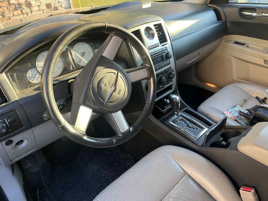 Продава се Chrysler 300C