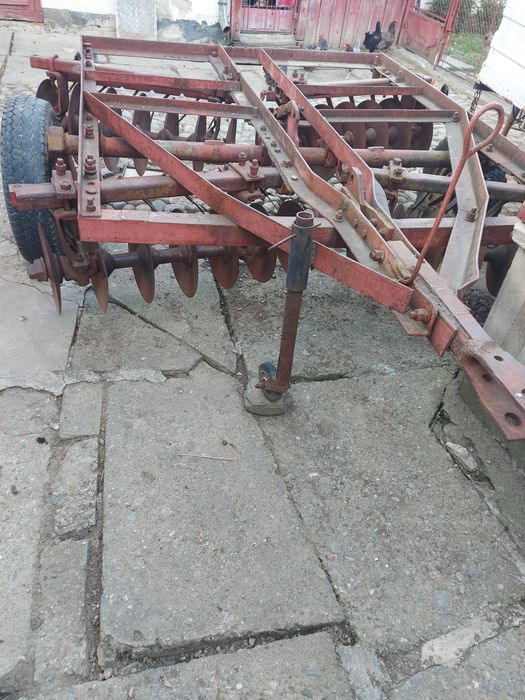 Tractor și utilaje