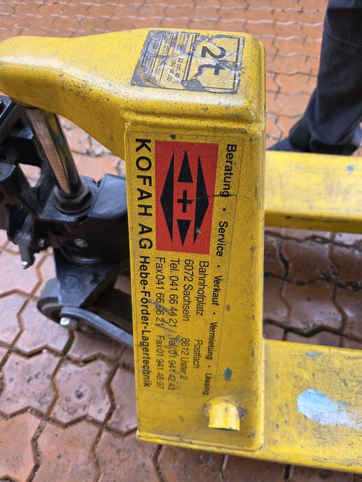 Палетна количка  .