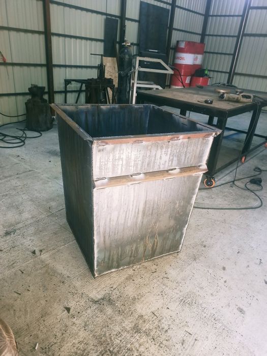 Продам мусорные контейнеры