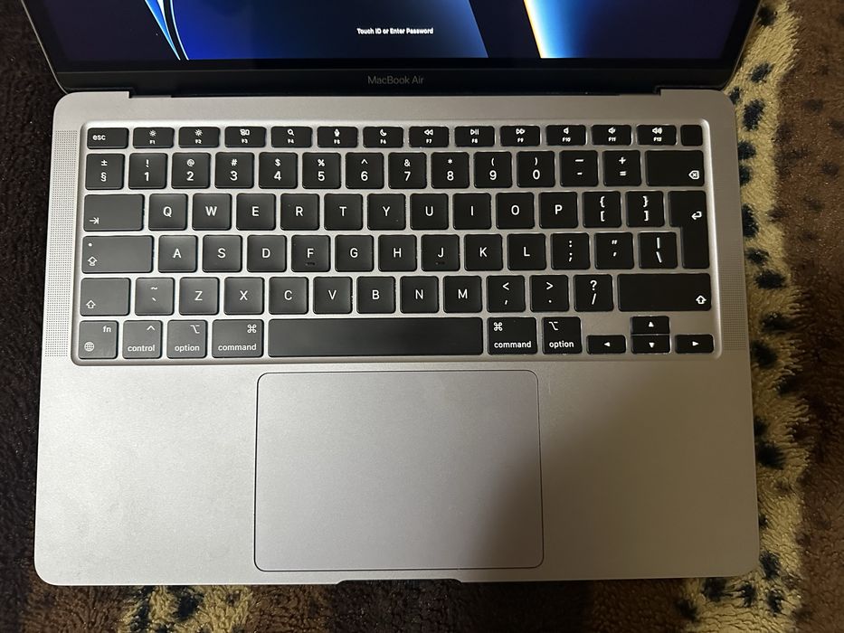 MacBook Air m1 8/256