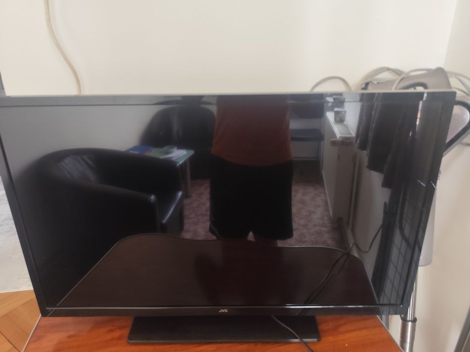 Vînd televizor smart