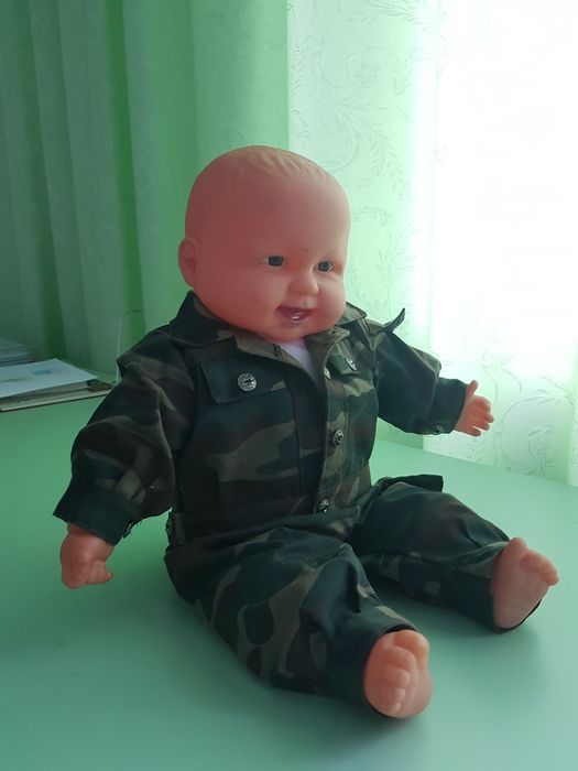 Продам куклу в отличном состоянии