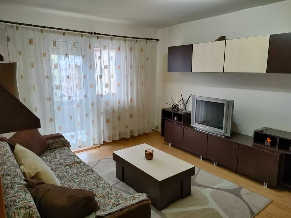 Inchiriez apartament 3 camere