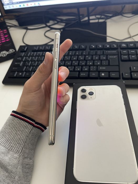 Iphone 11 pro max в идеальном состаянии каробка документ