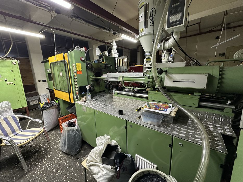 Продавам шприц машини ENGEL  ES 600/125 два броя