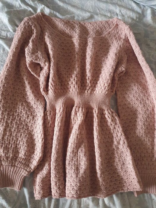 Интересен пуловер