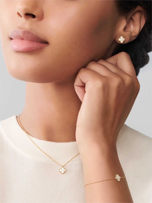 Van Cleef & Arpels VCA Gold Malachite Sweet Alhambra Дамска Гривна