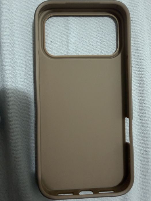 Чехлы на айфон 17 про макс