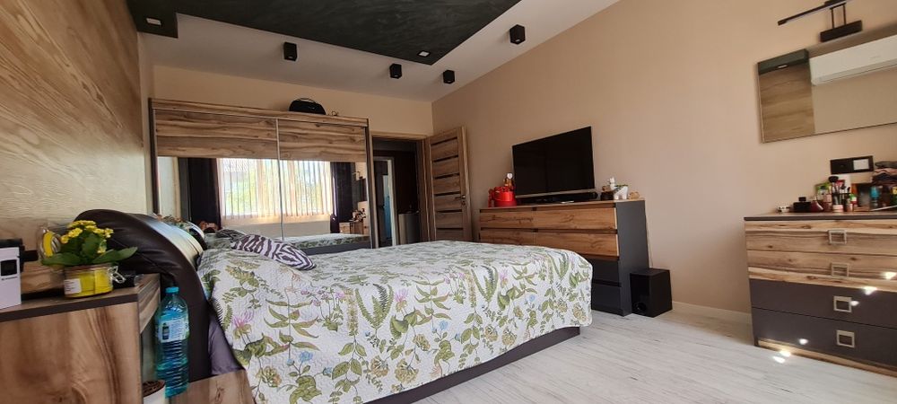 Продава се Тристаен апартамент в Луковит - 109 кв.м за 702 €/кв.м - Снимка #13