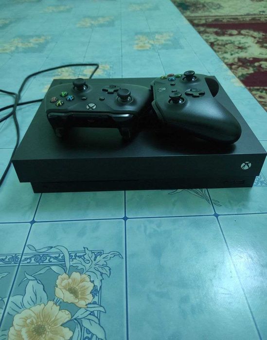 XBOX ONE X 1 TB 2 ta pulti bilan