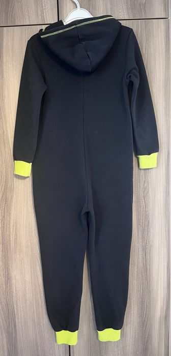 Продам комбинезон 134/140 размер