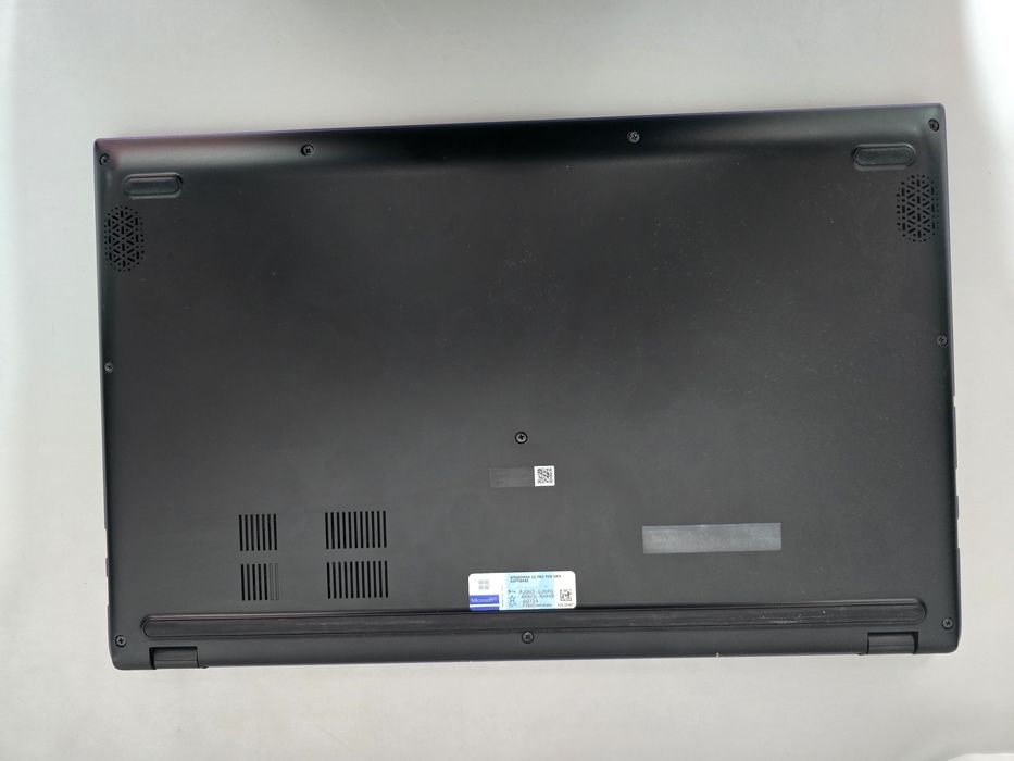 Laptop Asus Vivobook 15 model : X555D Ryzen 5 3500U Vega 8; 512 GB SSD