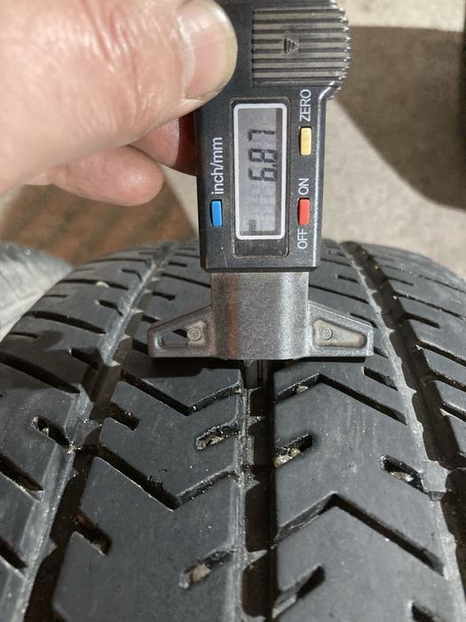 Гуми за бус 225-70-15 С