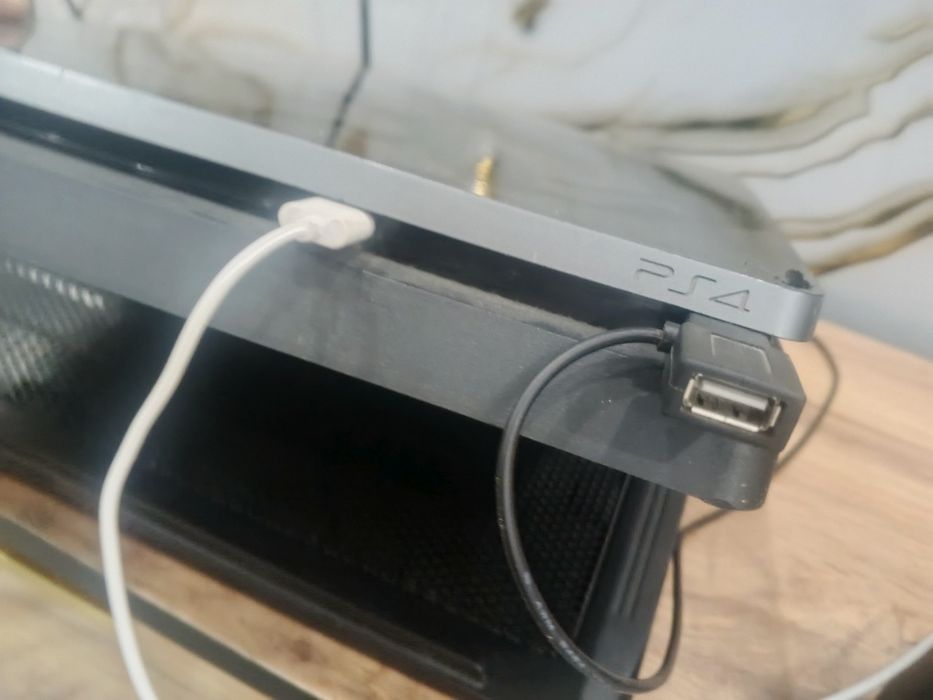 Playstation 4 Slim