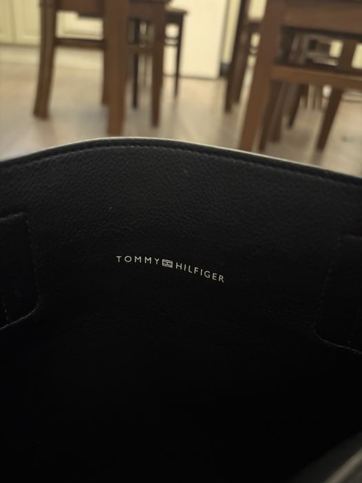 Чанта (оригинална) Tommy Hilfiger, има и дълга дръжка