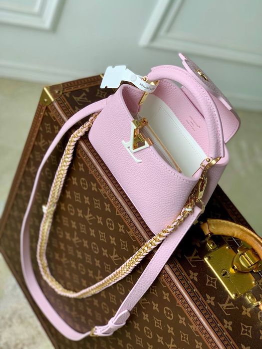 Geanta Louis Vuitton Capucines BB