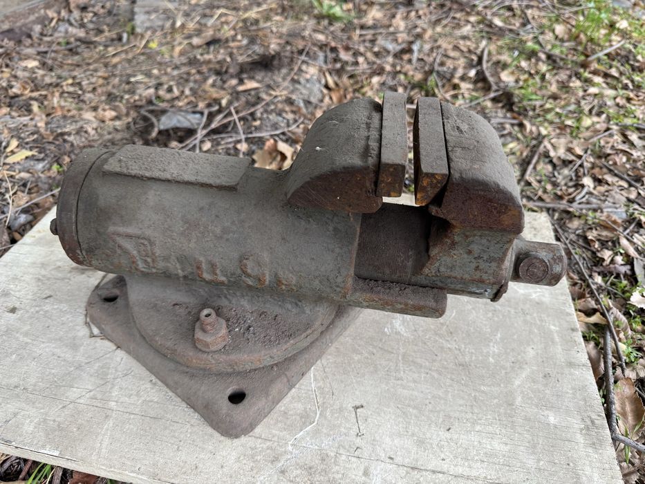 Тиски  производство СССР 1957г.