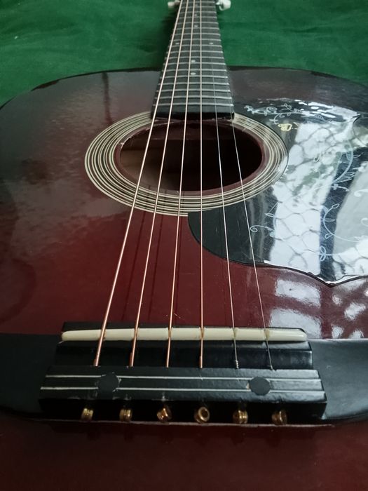 Продам гитару StarSun