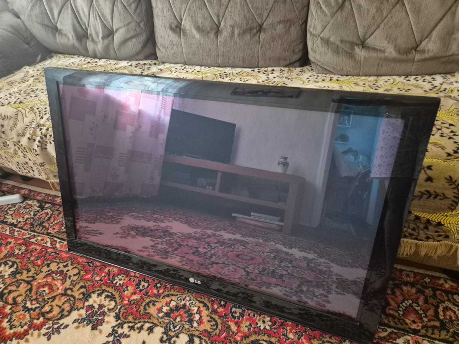 Телевизор LG диагональ 107 см