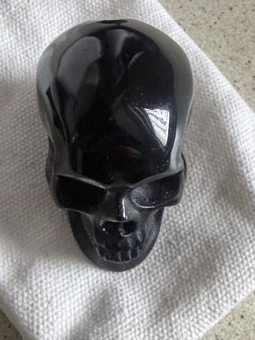 Craniu,skull sculptat in cristal obsidian