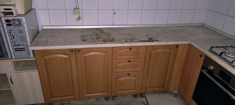 Продам кухонный гарнитур ЭКО мебель