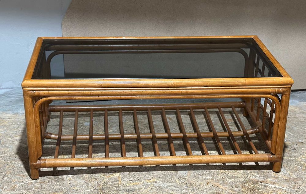 Masuta de cafea din ratan cu blat de sticla fumuriu; Blat 108x53 cm