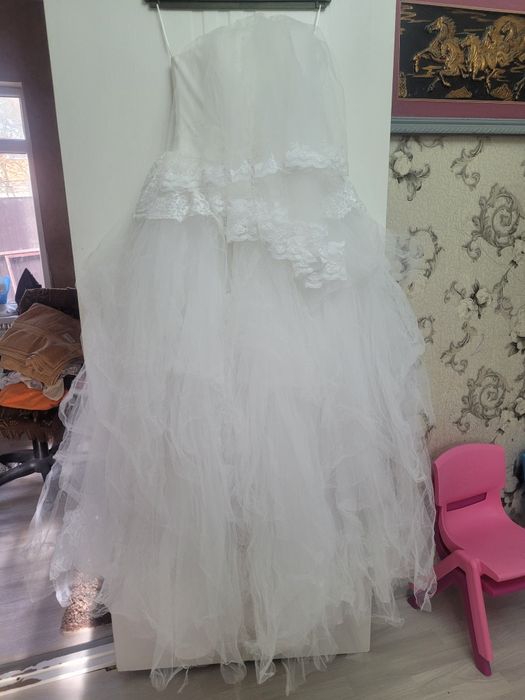 Продам свадебные платья