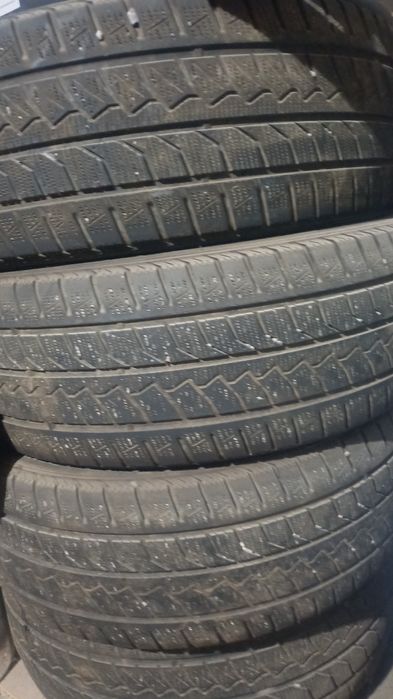 Шины зимний R16 215/60