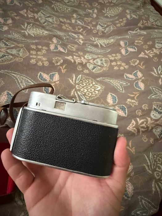 Ретро фотоапарат Beirette Modell 2 с обектив Meritar 2.9/45 и кожен калъф 35мм лента