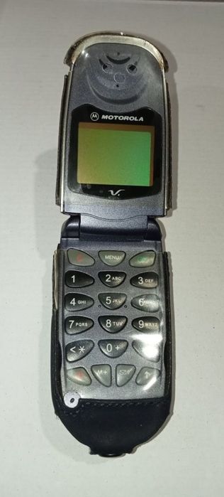 V51 cu clapa nou by Motorola