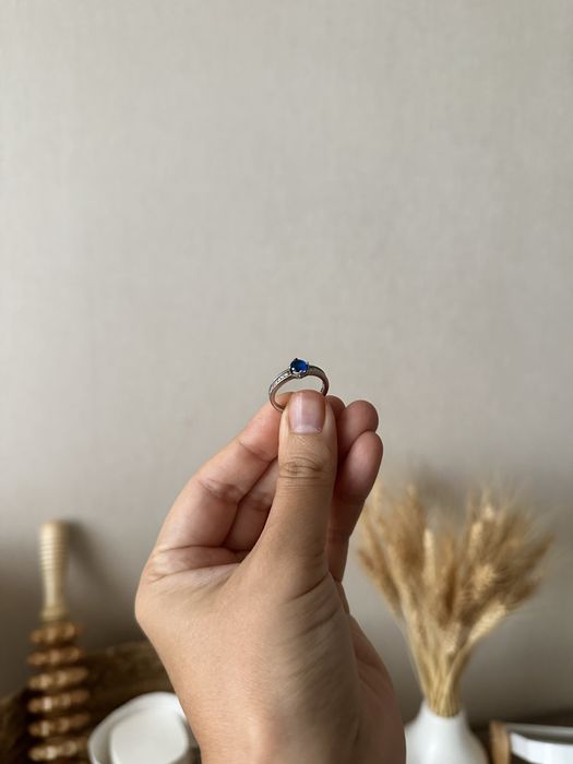 Продам серебряное кольцо