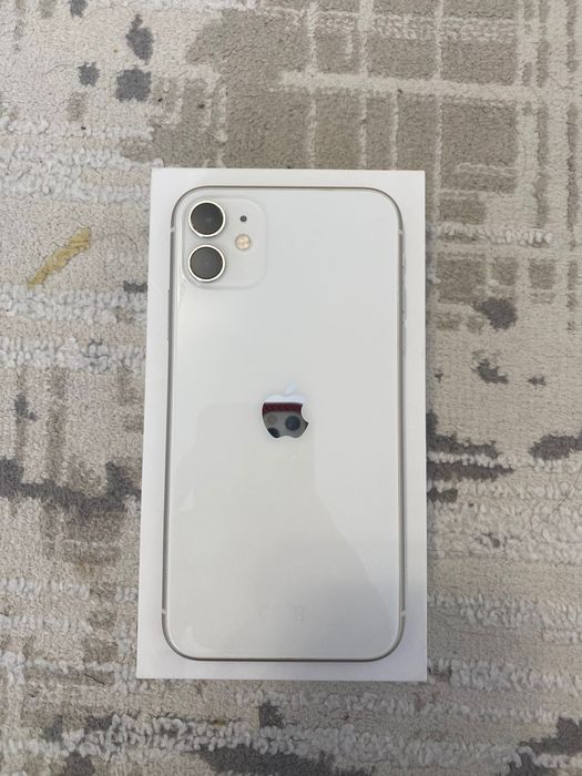 iPhone 11 64 GB.