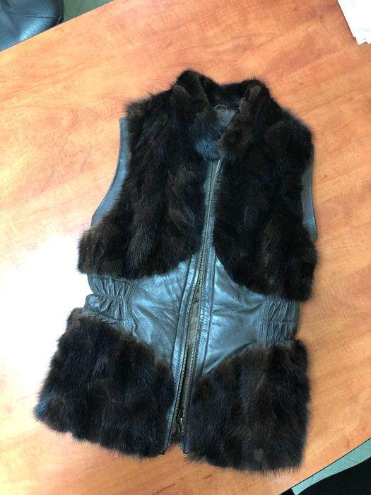 Дамски елек естествена кожа и естествен косъм, цвят - тъмнокафяв