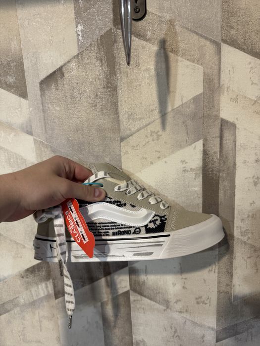 Дутые кроссовки Vans
