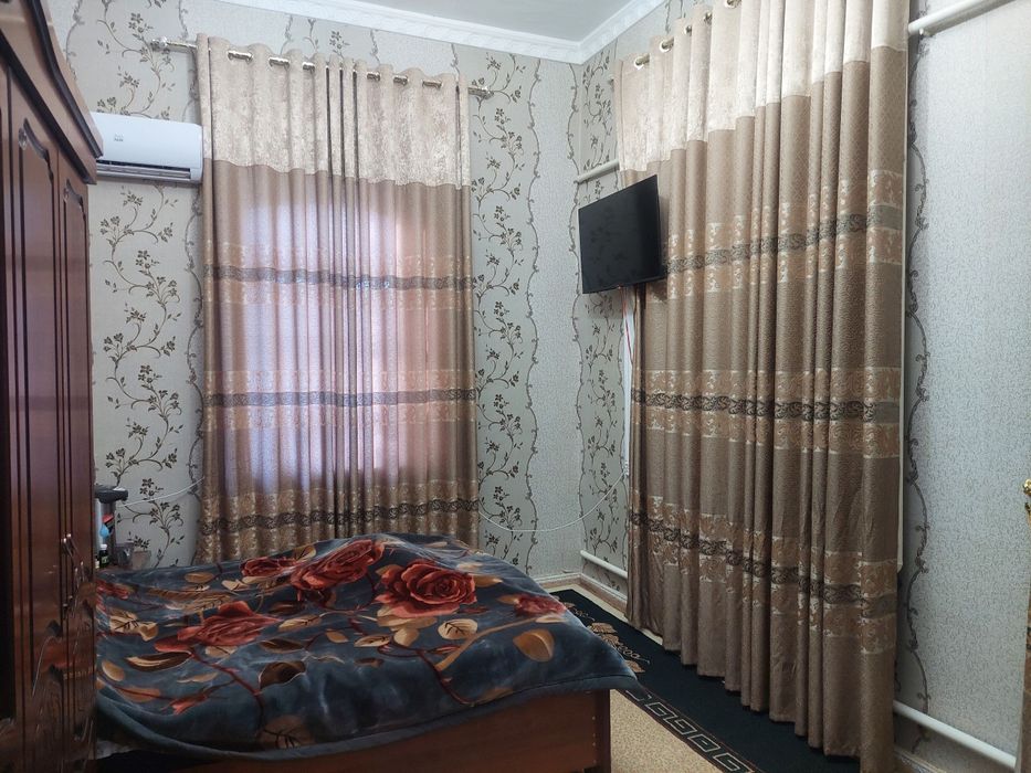 Ховли сотилади 2 этажли