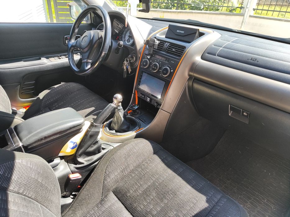 Lexus is 200 2001 с Газ