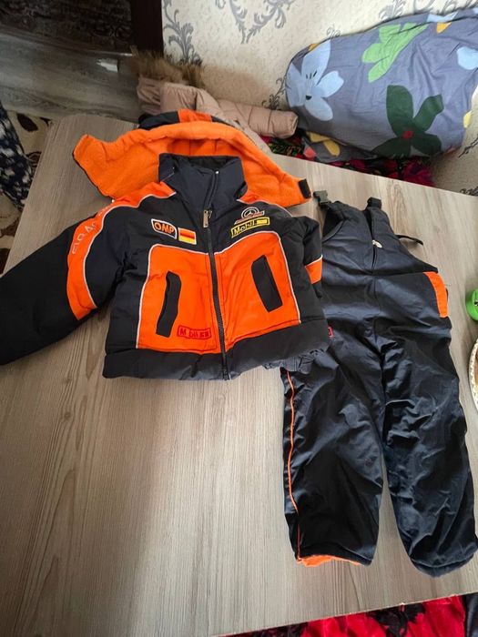 Отдам даром Двойка комбинезон и куртка. Бепул 3 ёшгача болаларга