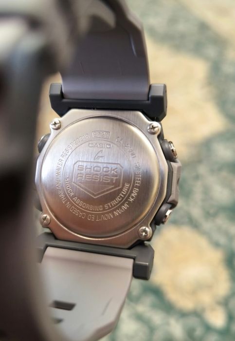 Наручные часы Casio G-Shock GA-2300-8A. Новые.