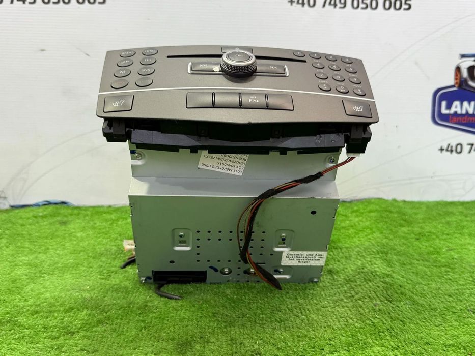CONSOLA CENTRALA AUDIO / RADIO CD PLAYER / BUTOANE CONTROL MERCEDES BENZ C250 W204 C-Class 2011 2.1 DIESEL COD OEM A2045405609 A2049007302 A2049015501 A2049022301 2007-2015
