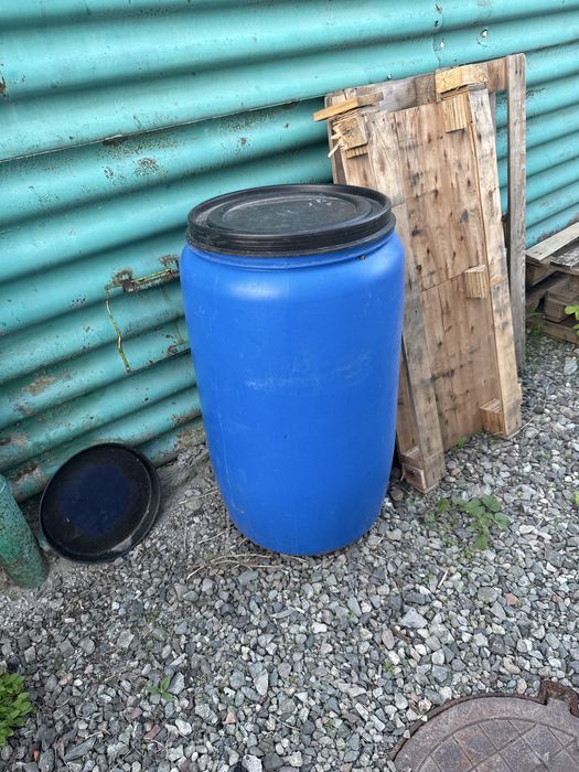 Продам бочку пищевую 220л