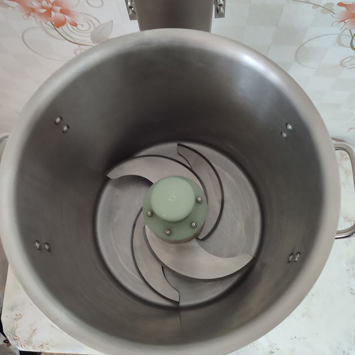 Куттер 5 литров новый