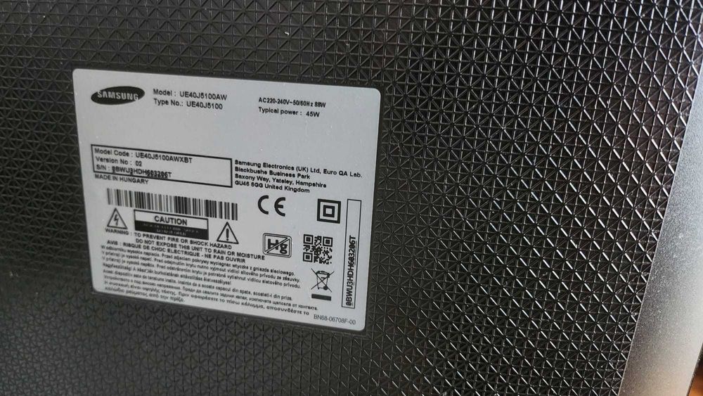 Televizor Samsung cu diagonala de 102 cm