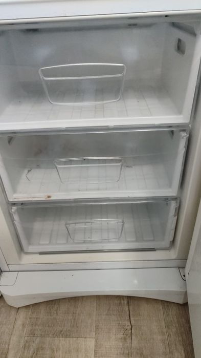 Продам холодильник