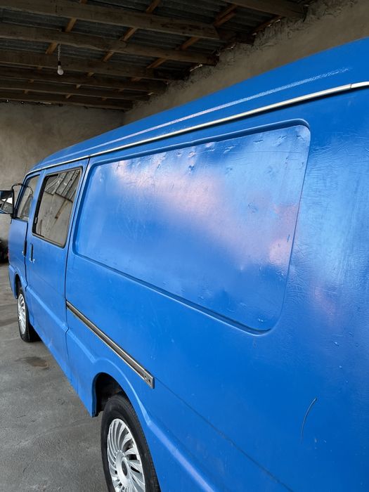 Автомобиль Мазда Е2200