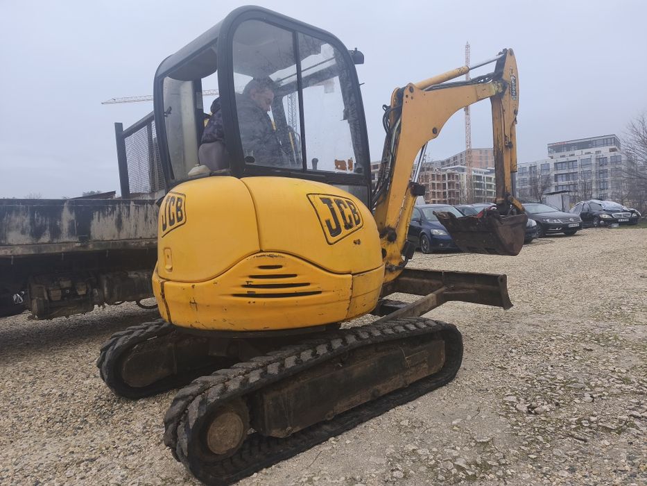 Услуги с мини багер, самосвал и комбиниран багер