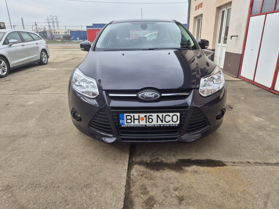 Vând Ford focus 2011
