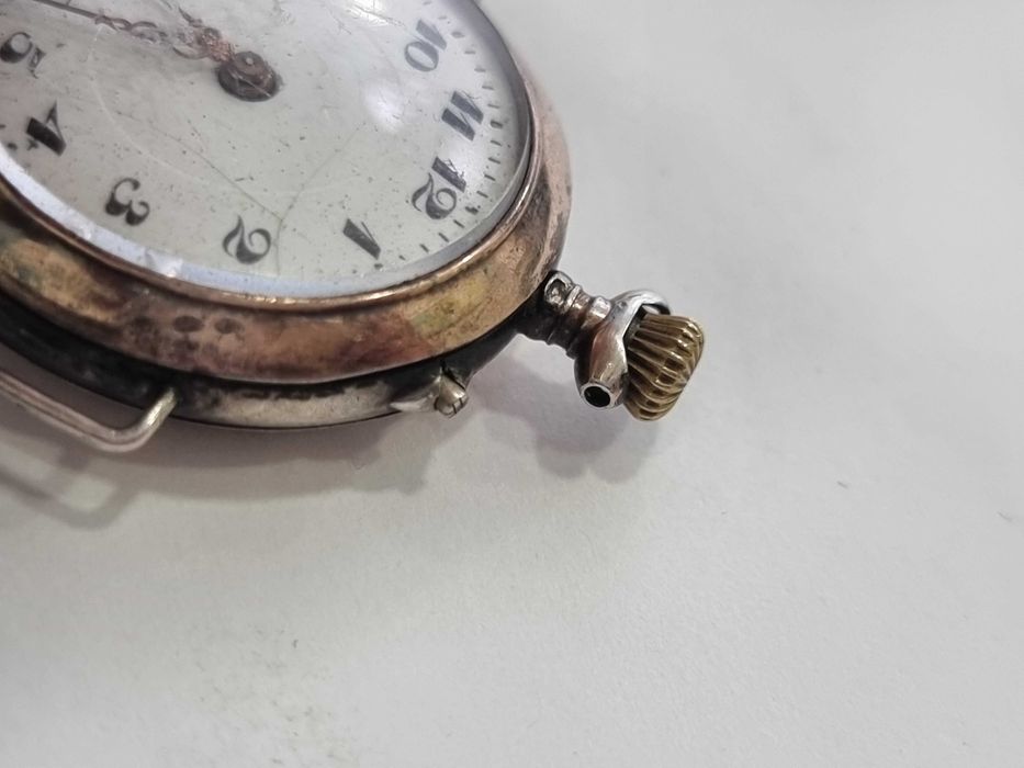 Сребърен часовник