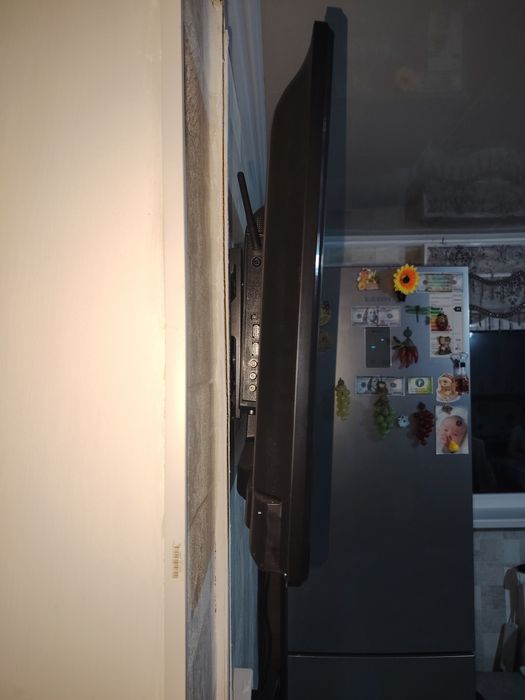 Продам телевизор Смарт