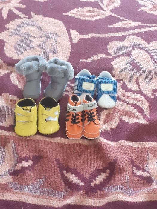 4 броя бебешки обувки